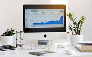 爱游戏娱乐-克劳利镇阵容深度提升，红魔低调冲刺附加赛，克劳利狂潮