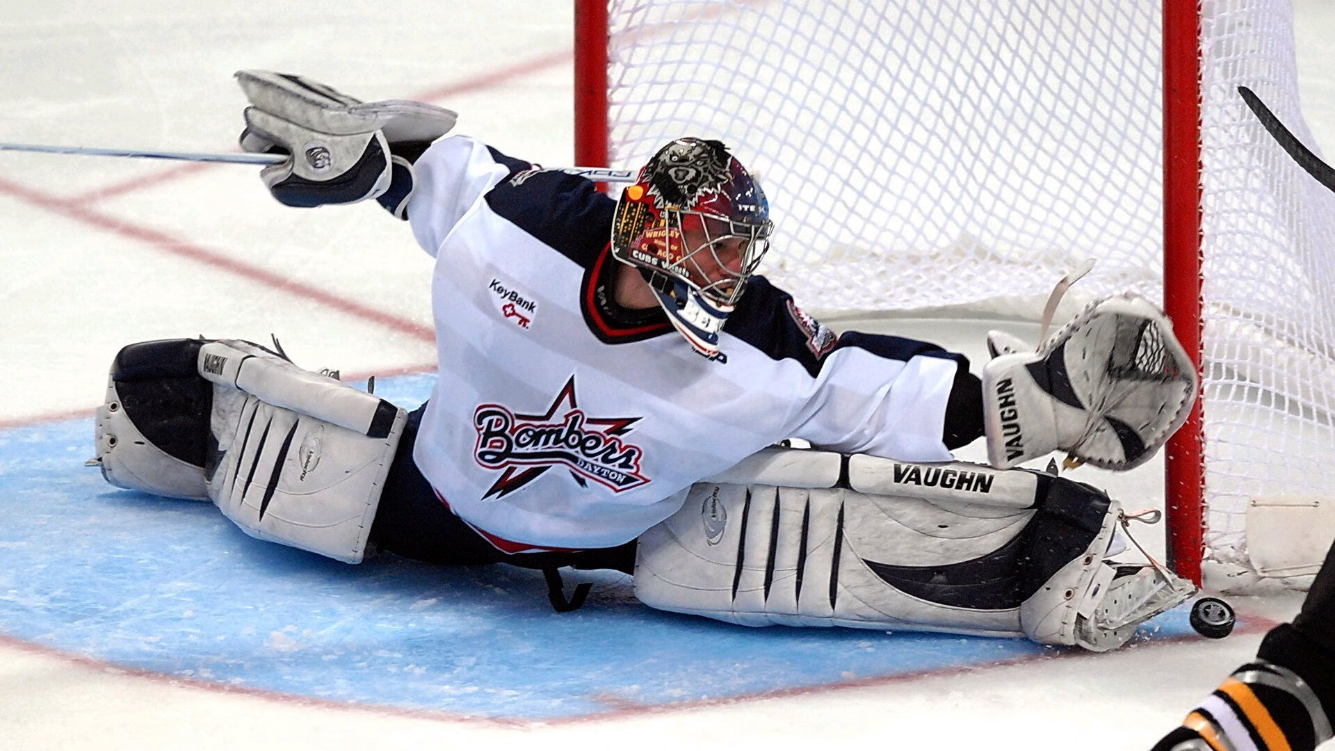 爱游互娱游戏官网-APA中路统治力日渐提升，阿p中路1v1