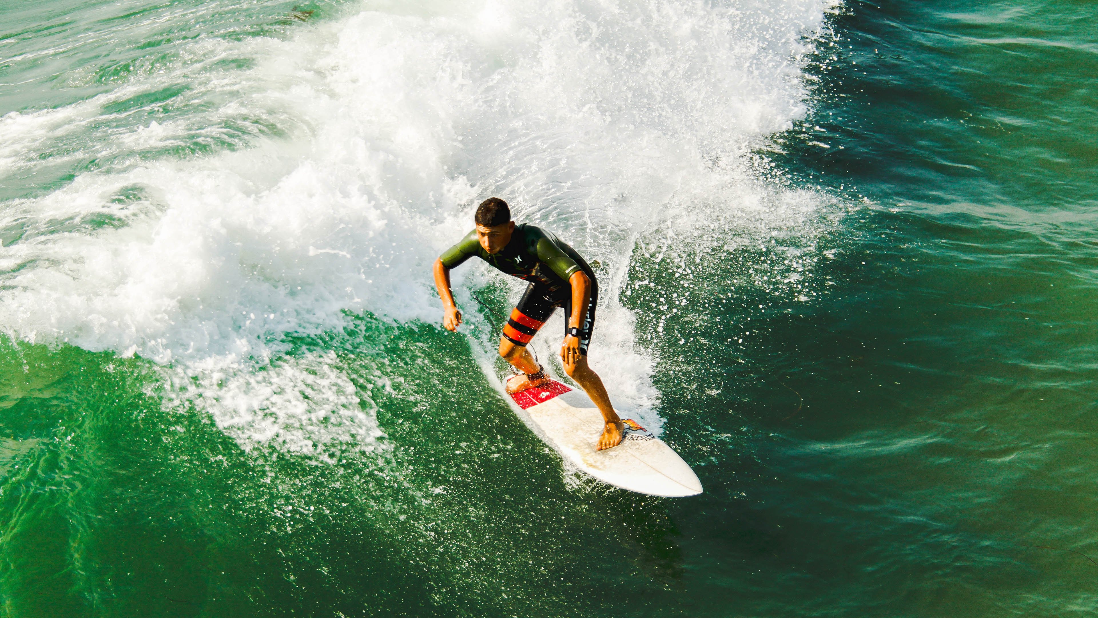 伊朗队在巴黎奥运会比赛中多次利用边路进攻，伊朗参加奥运会